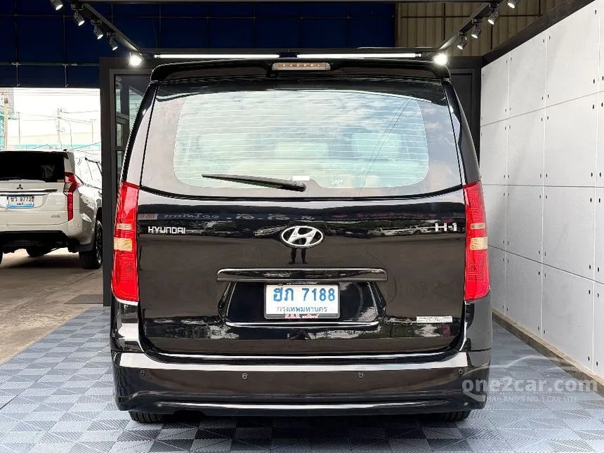 2013 Hyundai H-1 Deluxe Van