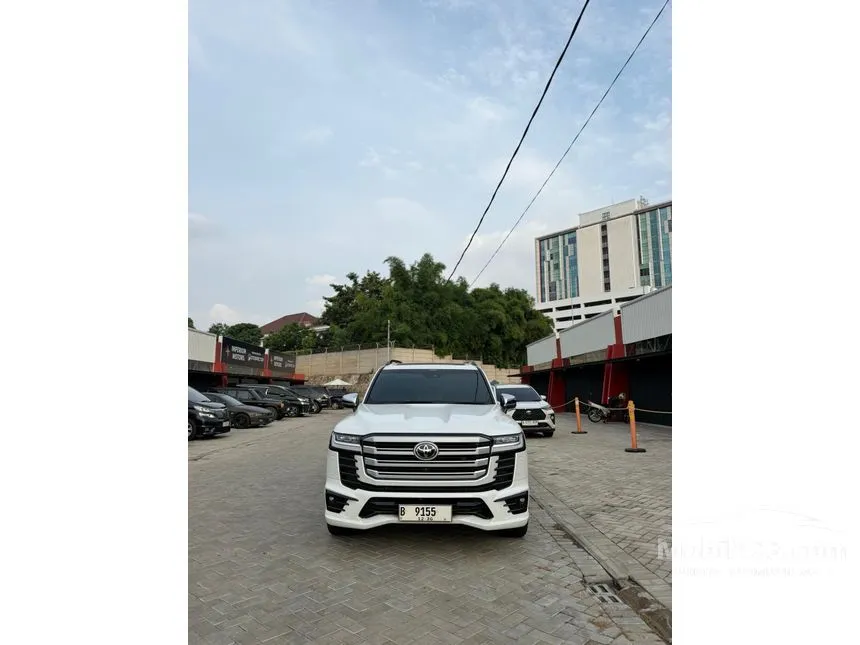 2023 Toyota Land Cruiser 300 VX-R SUV