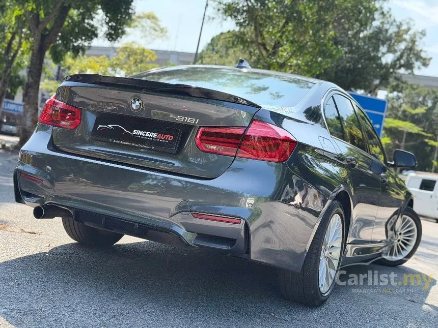 2018 BMW 318i Luxury Sedan
