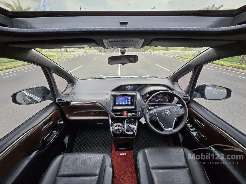 2018 Toyota Voxy MPV