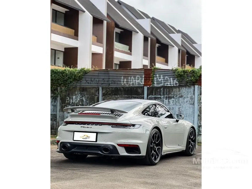 2022 Porsche 911 Turbo S Coupe