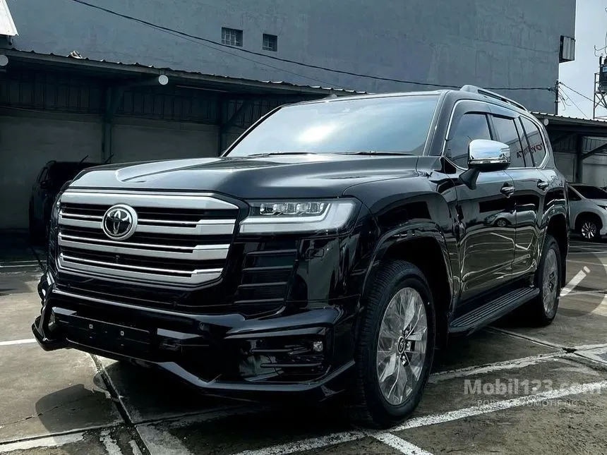 Jual Mobil Toyota Land Cruiser 2024 VX