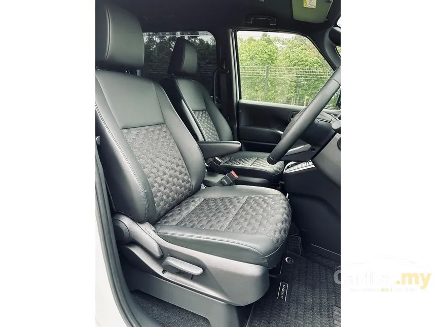 2023 Toyota Voxy S-Z MPV