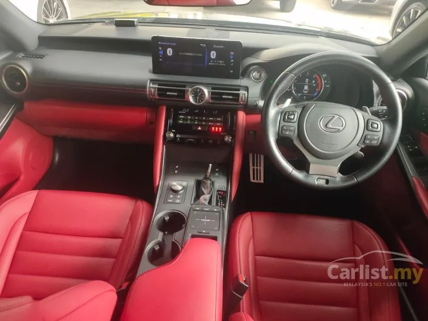 2022 Lexus IS 300 F Sport Sedan