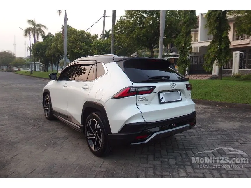 2023 Toyota Yaris Cross S HV (2 Tone) w GR Parts Aero Pkg (Prem Clr) SUV