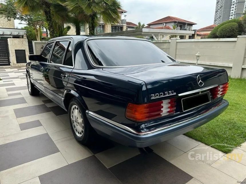 1989 Mercedes-Benz 300SEL Sedan