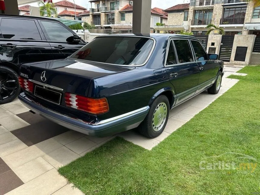 1989 Mercedes-Benz 300SEL Sedan