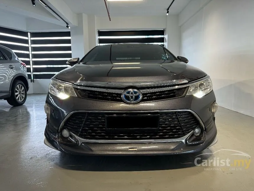 2015 Toyota Camry Hybrid Sedan