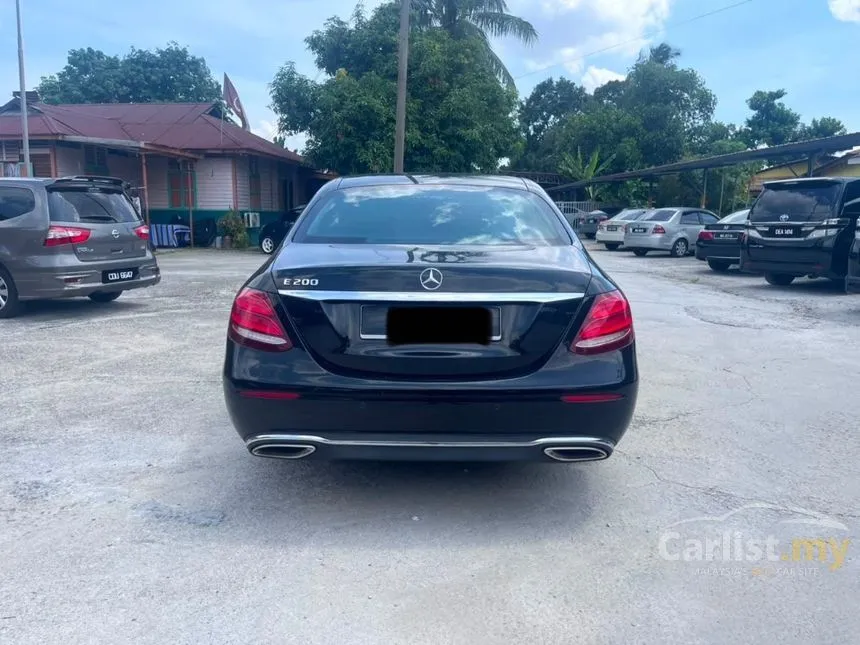2016 Mercedes-Benz E200 Avantgarde Sedan