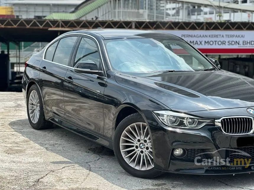 2018 BMW 318i Luxury Sedan