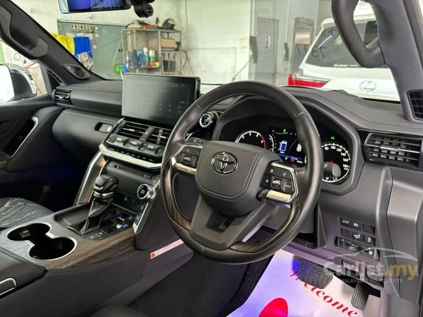2023 Toyota Land Cruiser ZX SUV