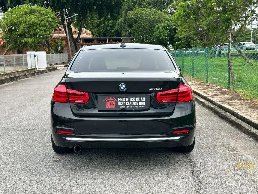 2019 BMW 318i Luxury Sedan