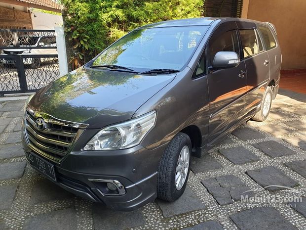 Toyota Kijang Innova Mobil bekas dijual di Yogyakarta Toyota Kijang Innova Mobil bekas dijual di Yogyakarta