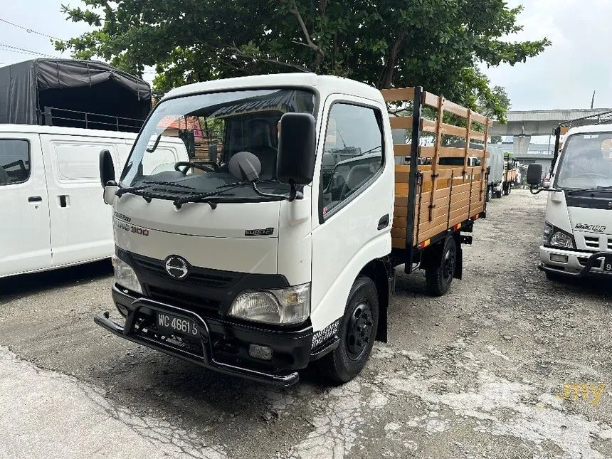 2016 Hino WU600R-HKMLL3 Lorry