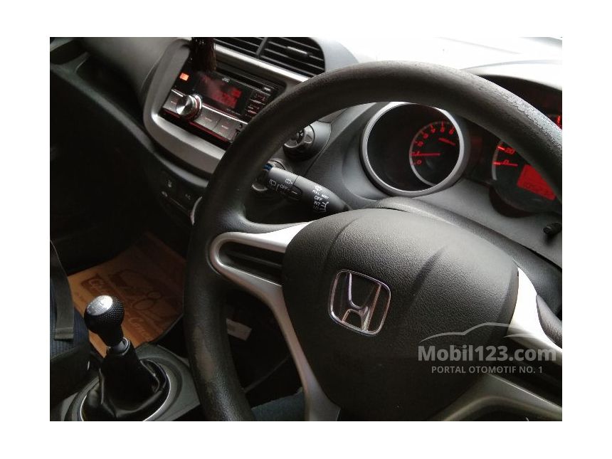 2013 Honda Jazz S Hatchback