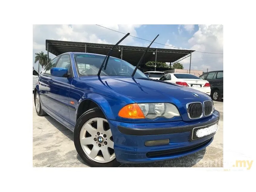 2001 BMW 318i Sedan