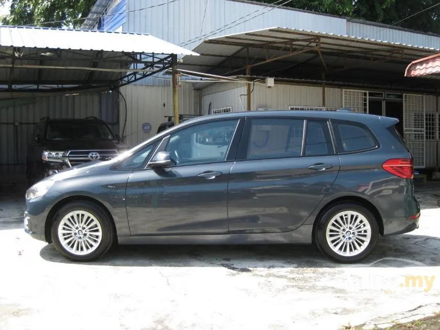 2015 BMW 220i Gran Tourer MPV
