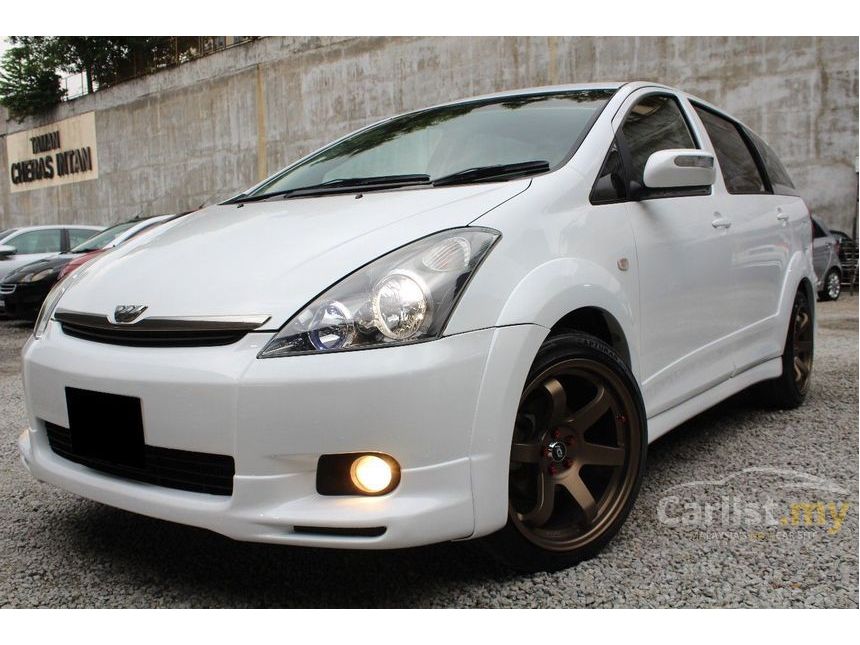  Toyota  Wish  2004  2 0 in Selangor Automatic MPV White for 