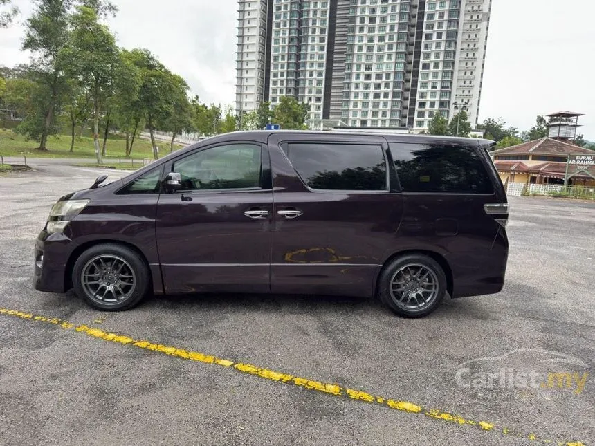2013 Toyota Vellfire Z MPV