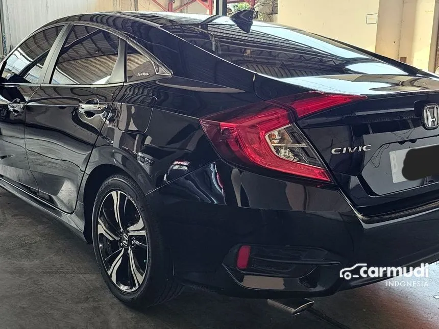 2016 Honda Civic ES Sedan