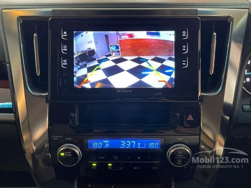 2014 Toyota Alphard X MPV