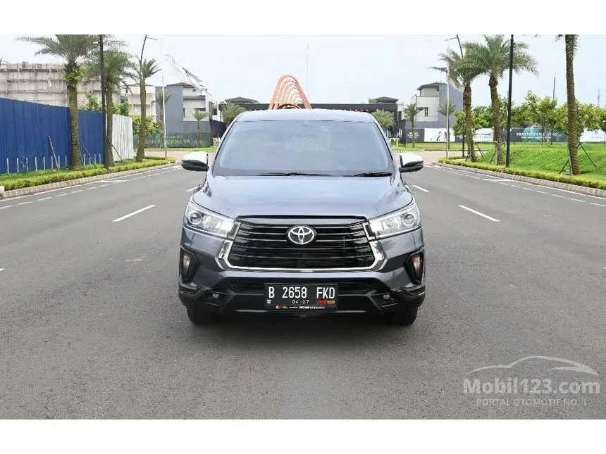 2022 Toyota Kijang Innova Venturer MPV