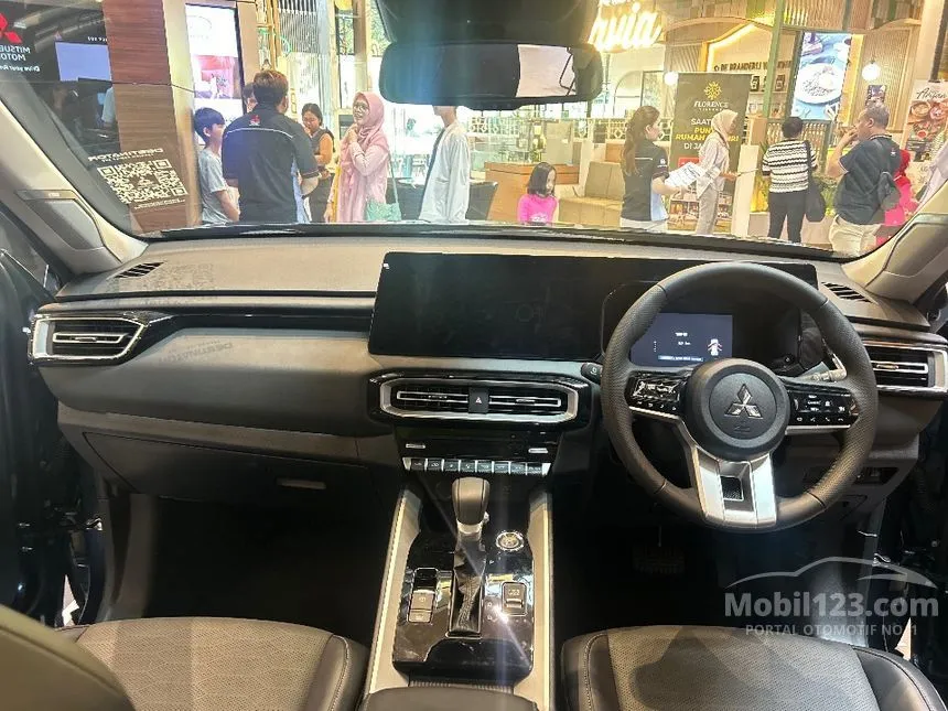 2025 Mitsubishi Destinator Ultimate Premium SUV