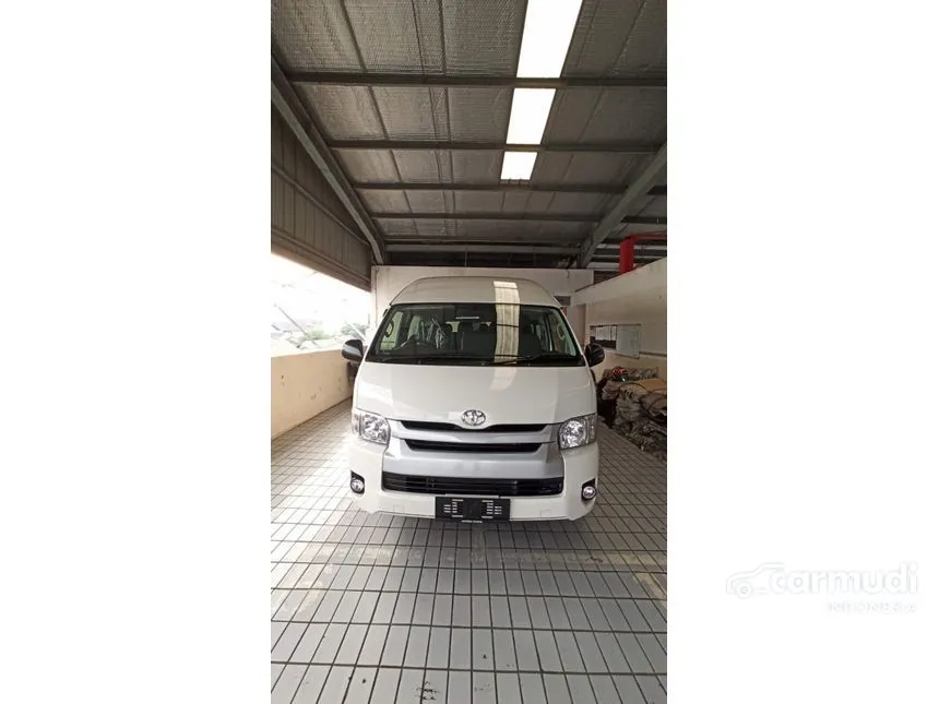 Jual Mobil Toyota Hiace 2023 Commuter 3.0 di Jawa Barat Manual Van Wagon Putih Rp 585.000.000