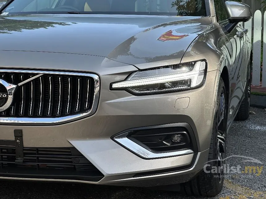 2022 Volvo V60 Recharge T8 Inscription Wagon