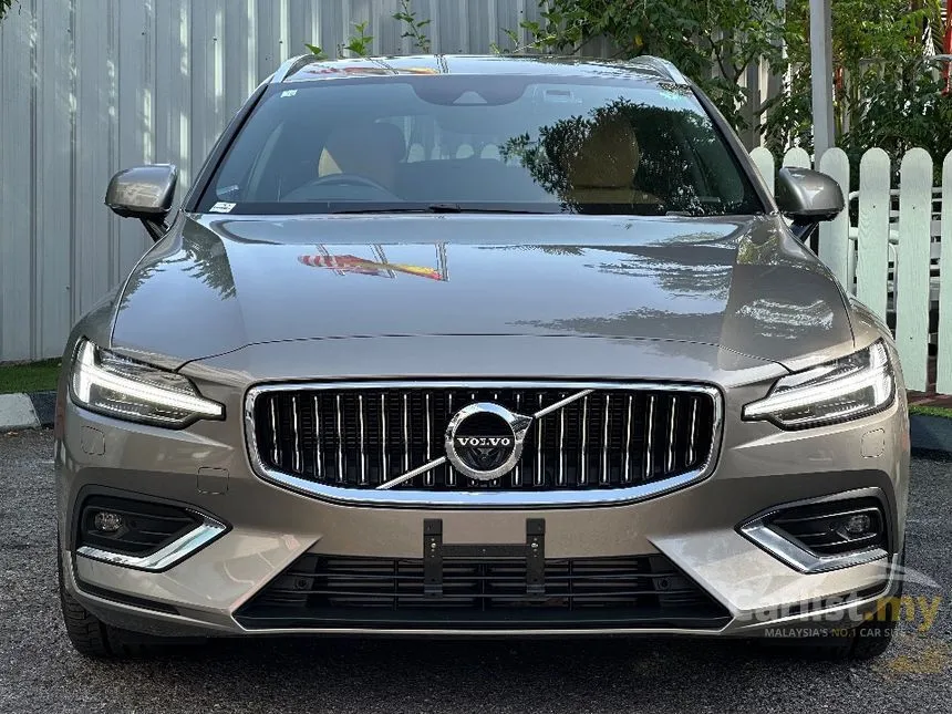 2022 Volvo V60 Recharge T8 Inscription Wagon