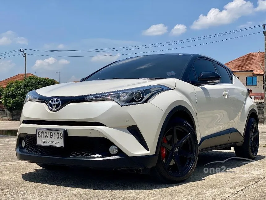 2019 Toyota C-HR Mid SUV