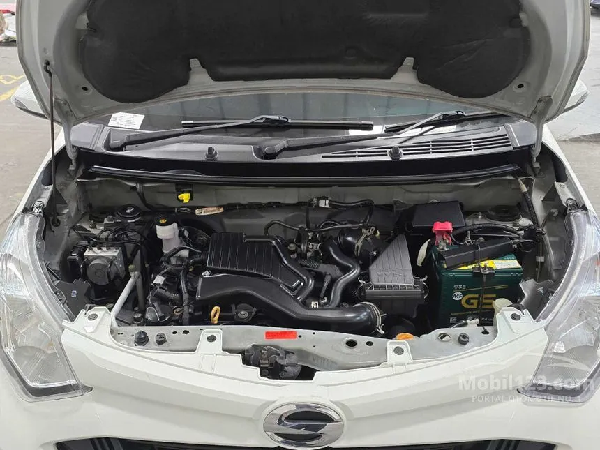 2018 Daihatsu Sigra R Deluxe MPV