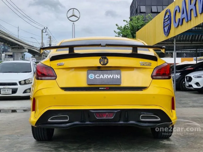 2022 MG MG5 X Sedan