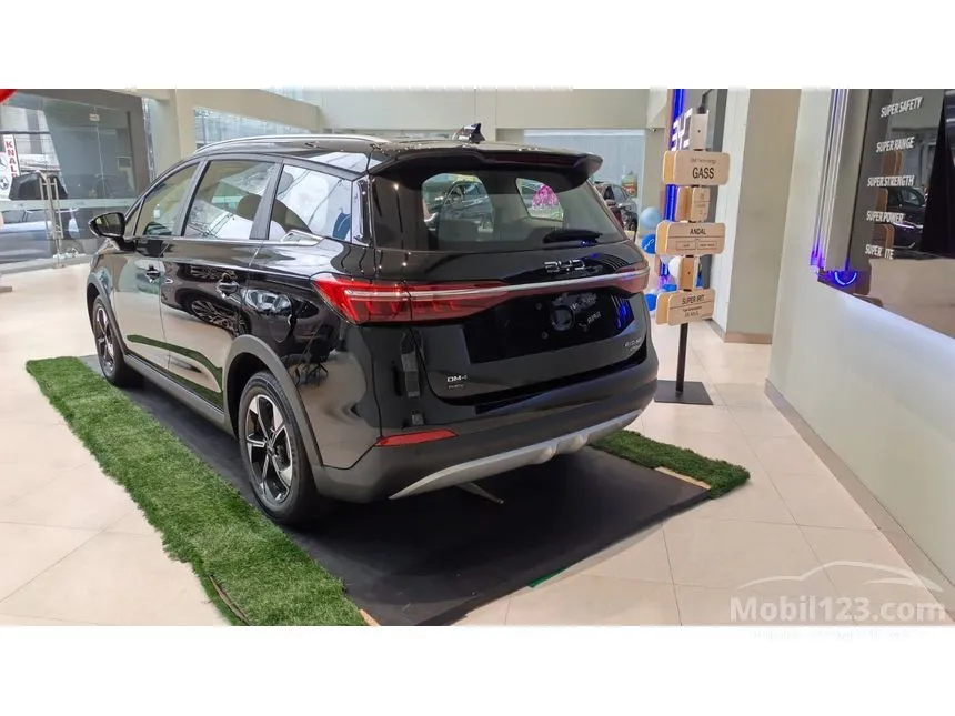 2026 BYD M6 Superior 7-seaters MPV