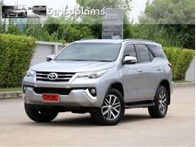 2017 Toyota Fortuner 2.8 (ปี 15-18) V SUV AT