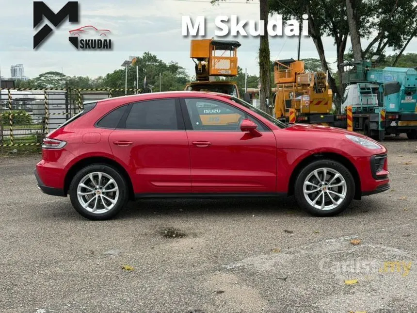 2023 Porsche Macan SUV