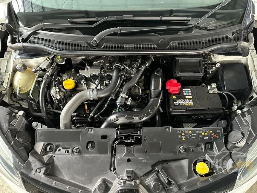 2019 Renault Captur TCe 120 (Pearl white) SUV