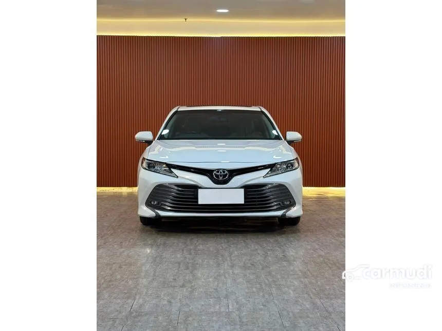 2019 Toyota Camry V Sedan