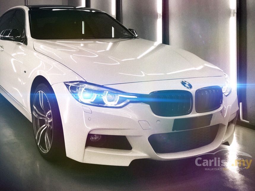 2015 BMW 318i Luxury Sedan