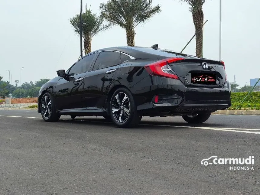 2018 Honda Civic ES Sedan