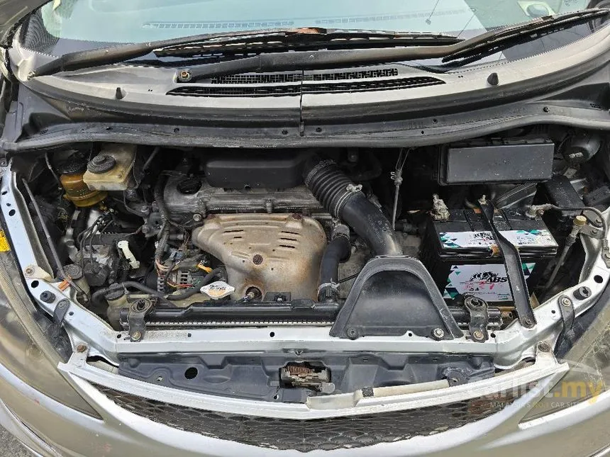 2003 Toyota Estima Aeras MPV
