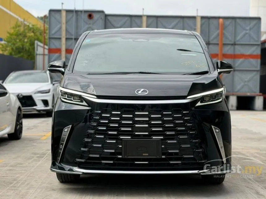 2025 Lexus LM 500h Version L 6 Seater MPV