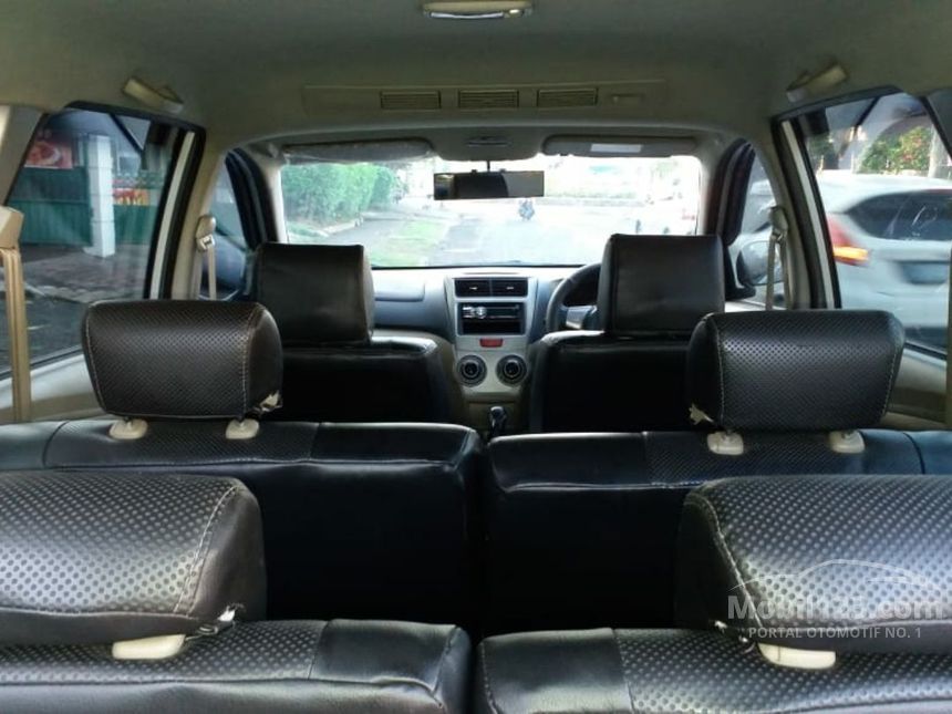 2013 Daihatsu Xenia X PLUS MPV