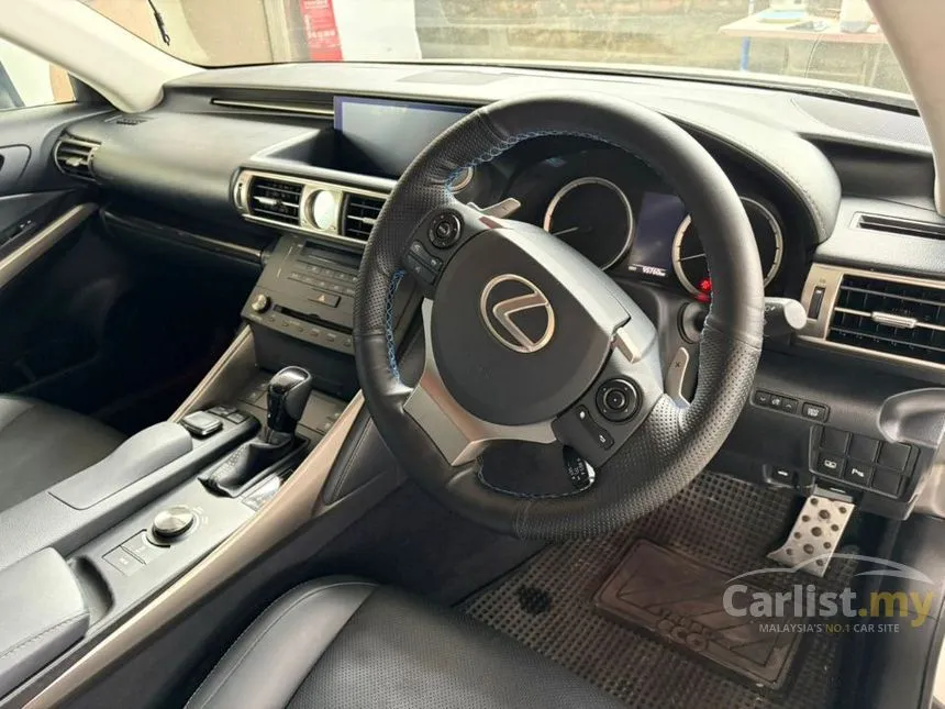 2014 Lexus IS 250 Luxury Sedan