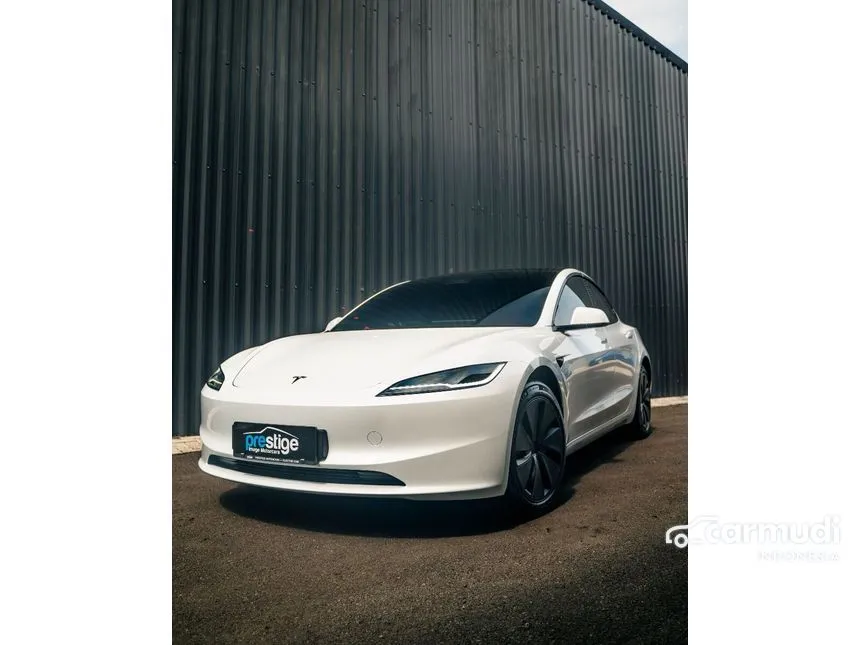 2024 Tesla Model 3 Standard Range Highland Sedan