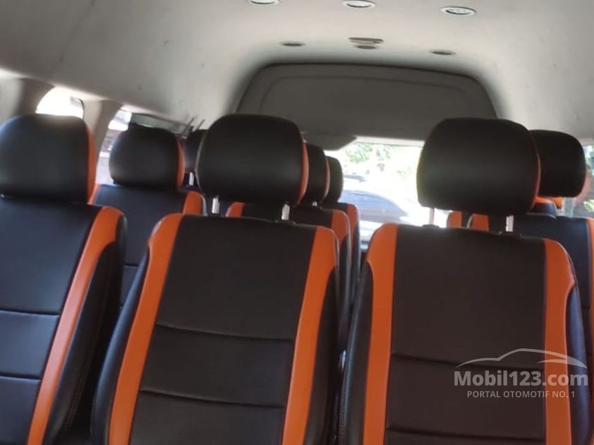 2014 Toyota Hiace High Grade Commuter Van