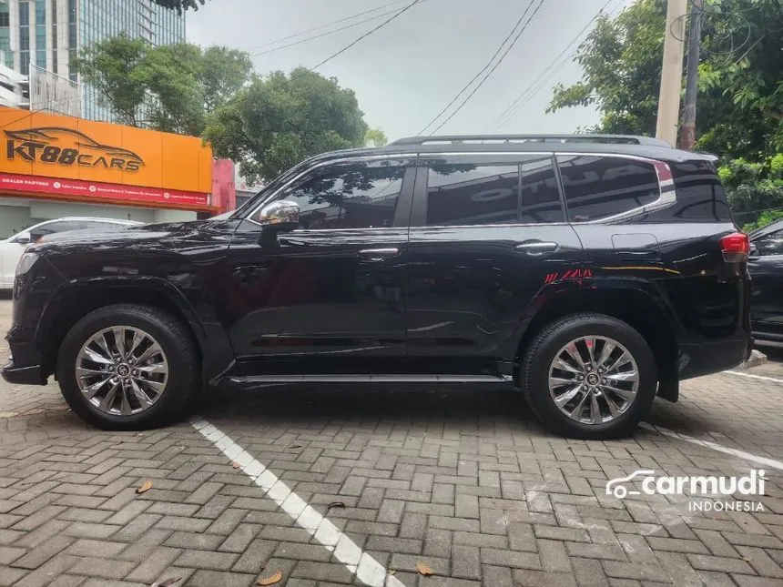 2023 Toyota Land Cruiser 300 VX-R (Premium Colour) SUV