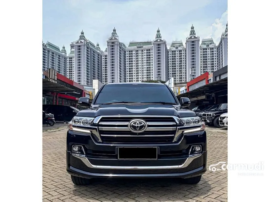 2019 Toyota Land Cruiser 200 VX-R SUV