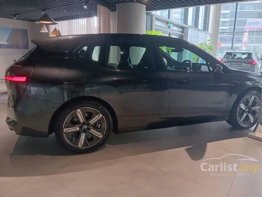 2025 BMW iX xDrive45 SUV