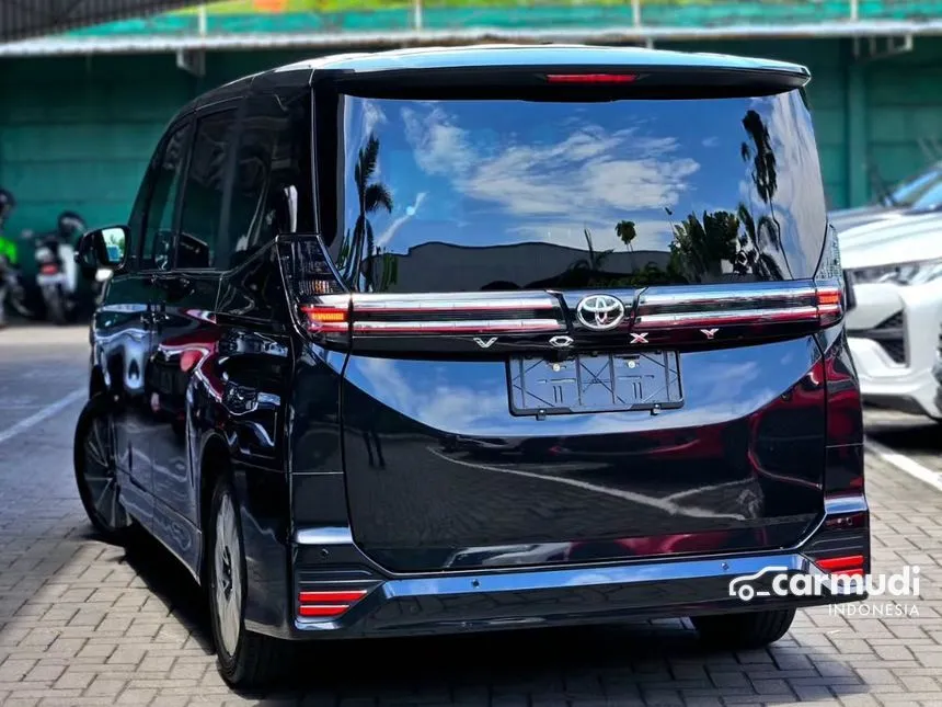 2025 Toyota Voxy (Premium Color) MPV